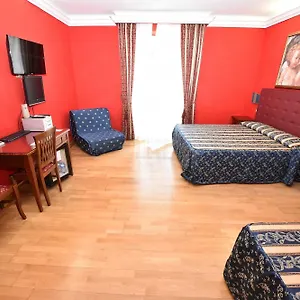 Augustus Hotel