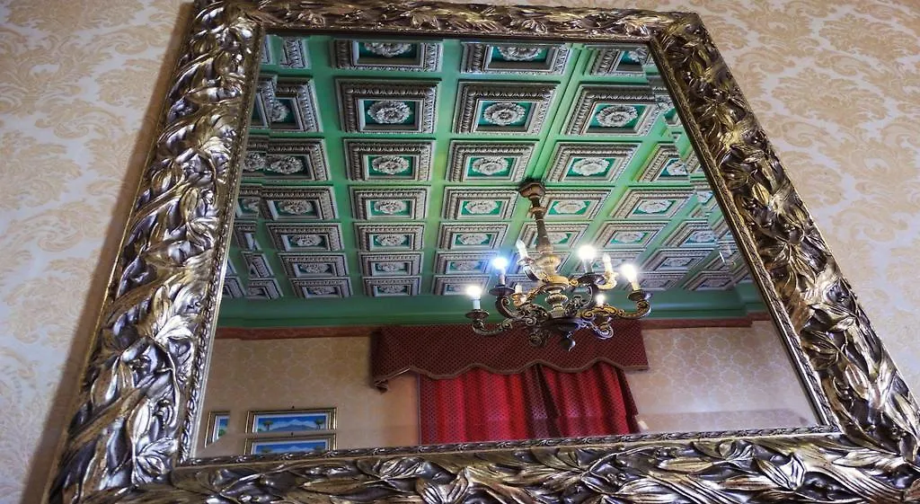 Hotel Cristina contacts